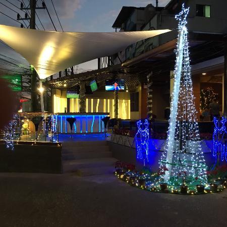 Mango, Sport Bar & Cafe